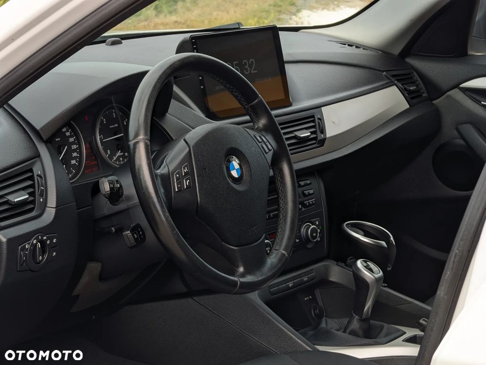 BMW X1 sDrive18d Sport Line - 23