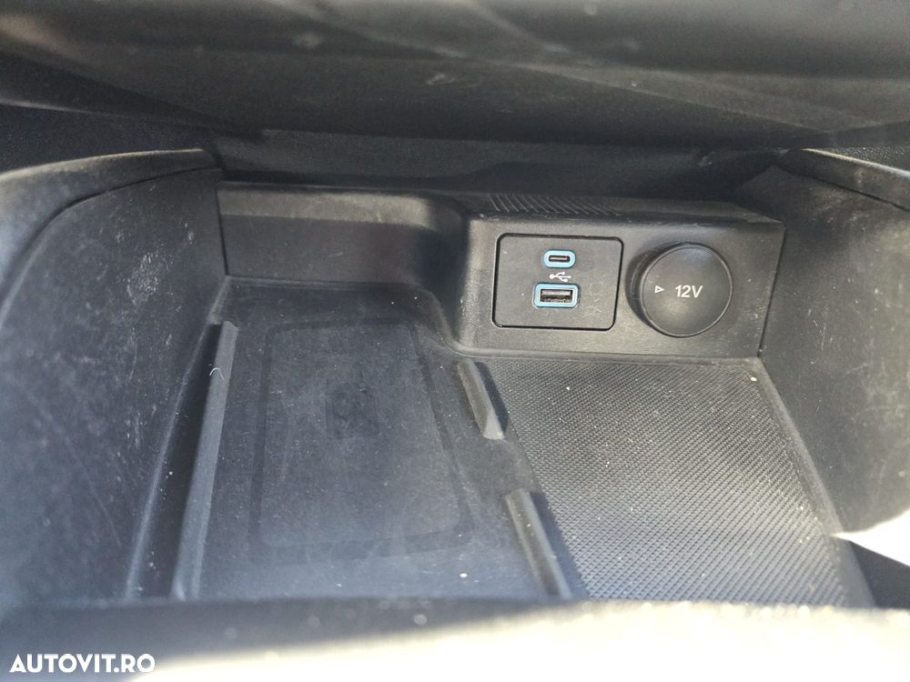 Ford Kuga - 12