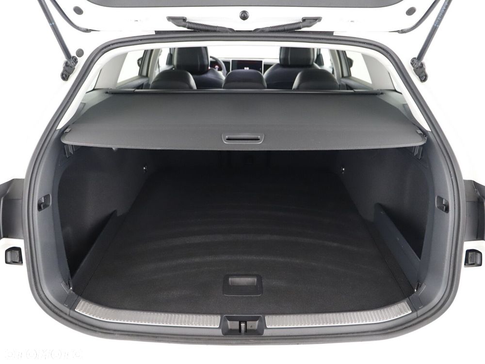 Volkswagen Passat - 25