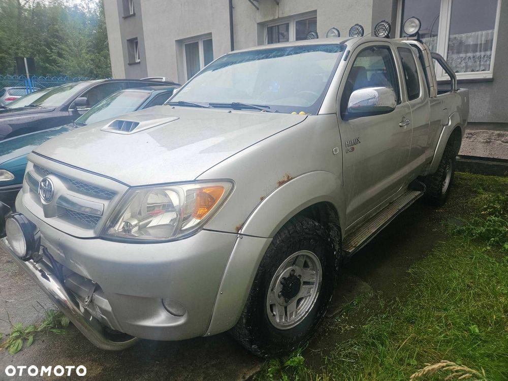 Toyota Hilux - 3