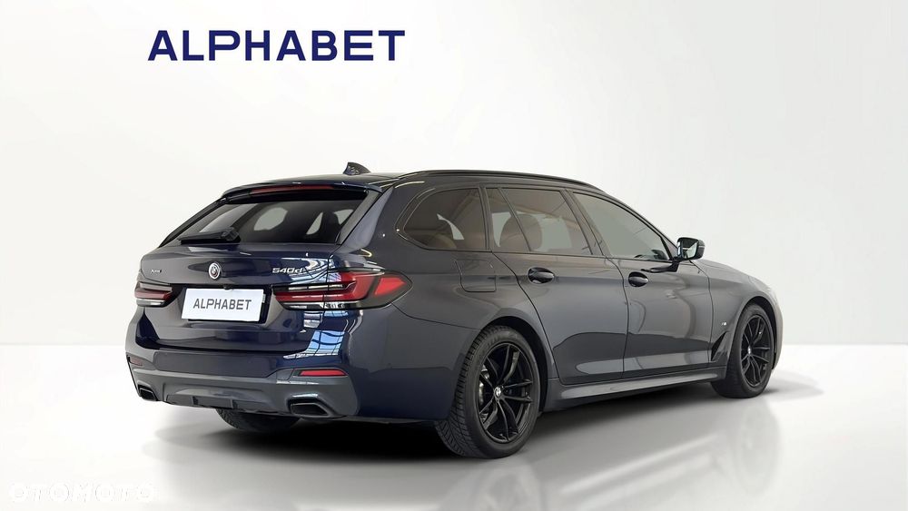 BMW Seria 5 540d xDrive mHEV M Sport sport - 9