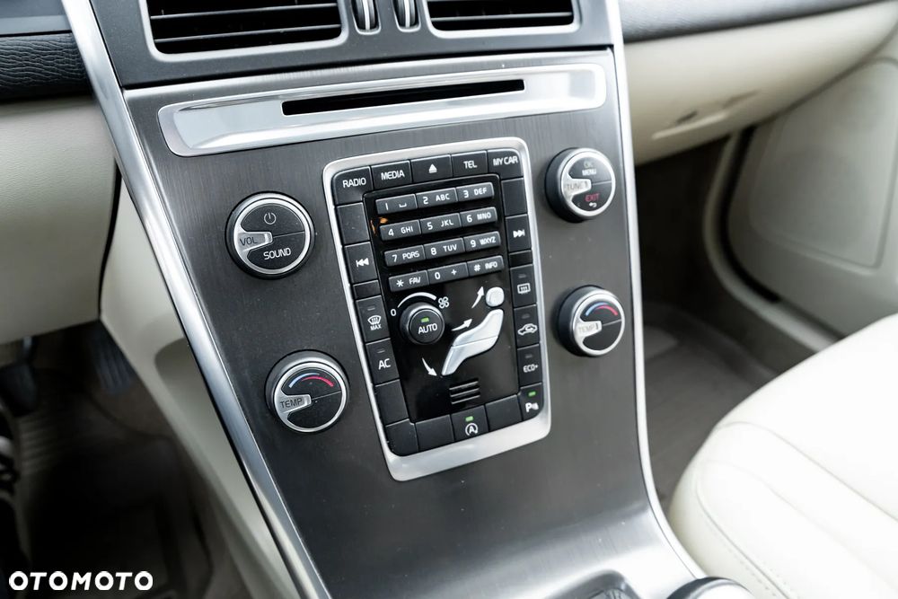 Volvo XC 60 D4 Geartronic Summum - 33