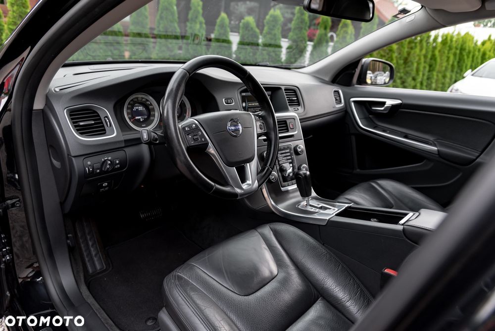 Volvo V60 T6 AWD Geartronic Summum - 15