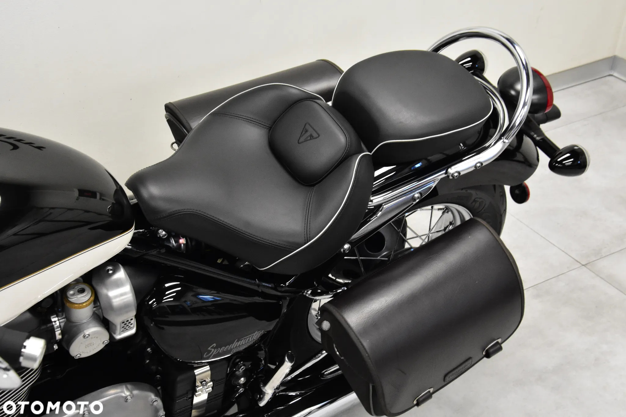 Triumph Bonneville - 17