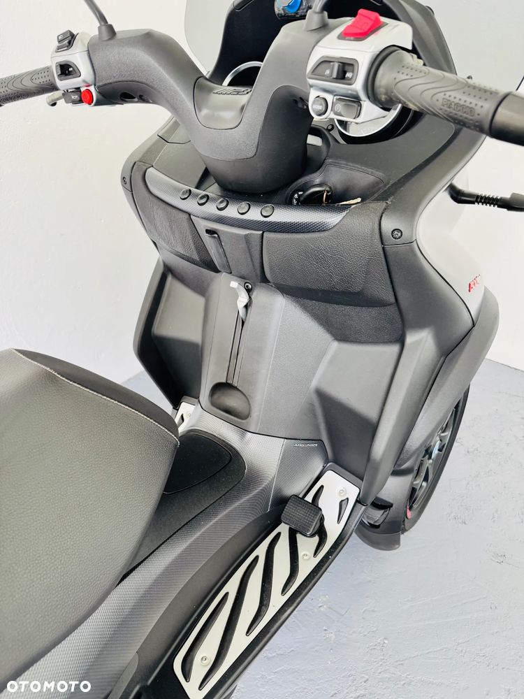 Piaggio MP-3 - 6