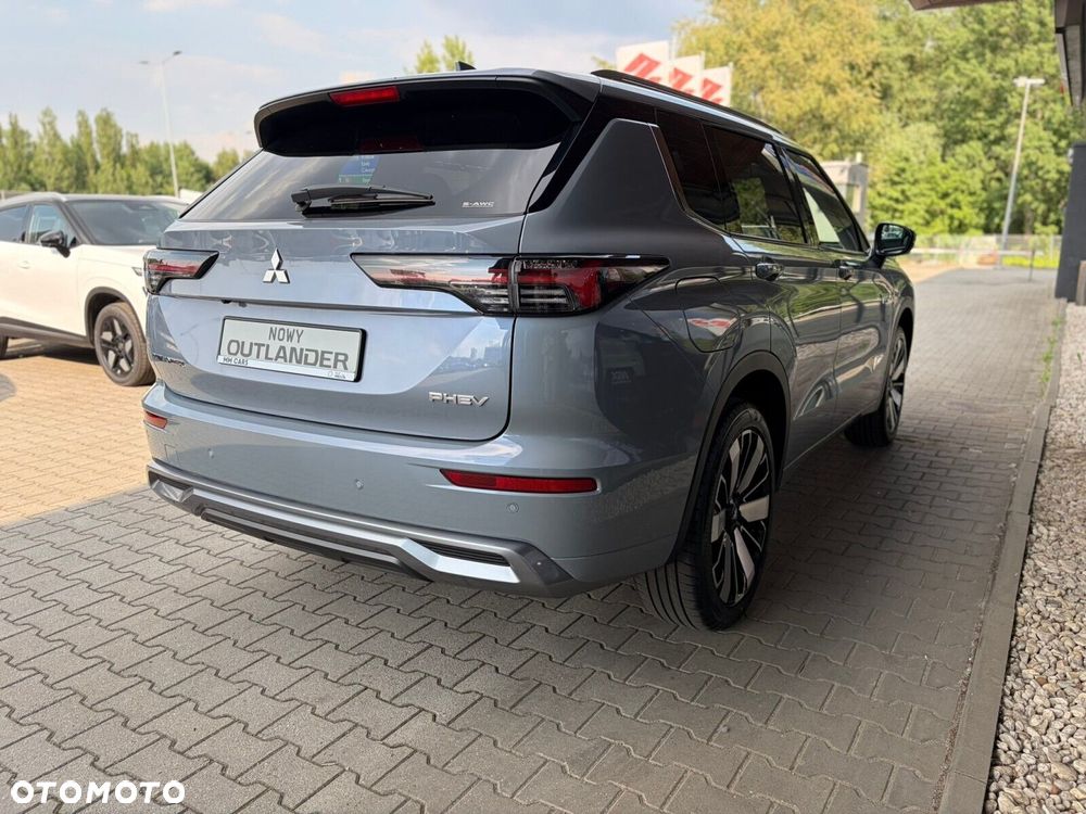 Mitsubishi Outlander - 5