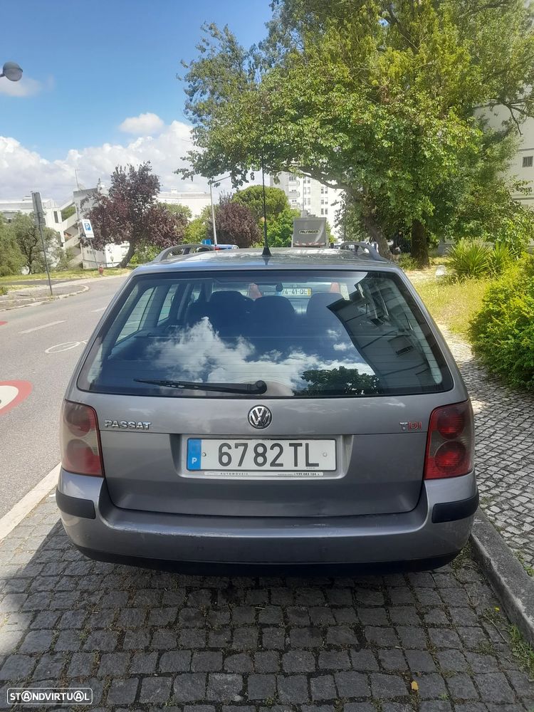 VW Passat 1.9 TDi Confortline - 3