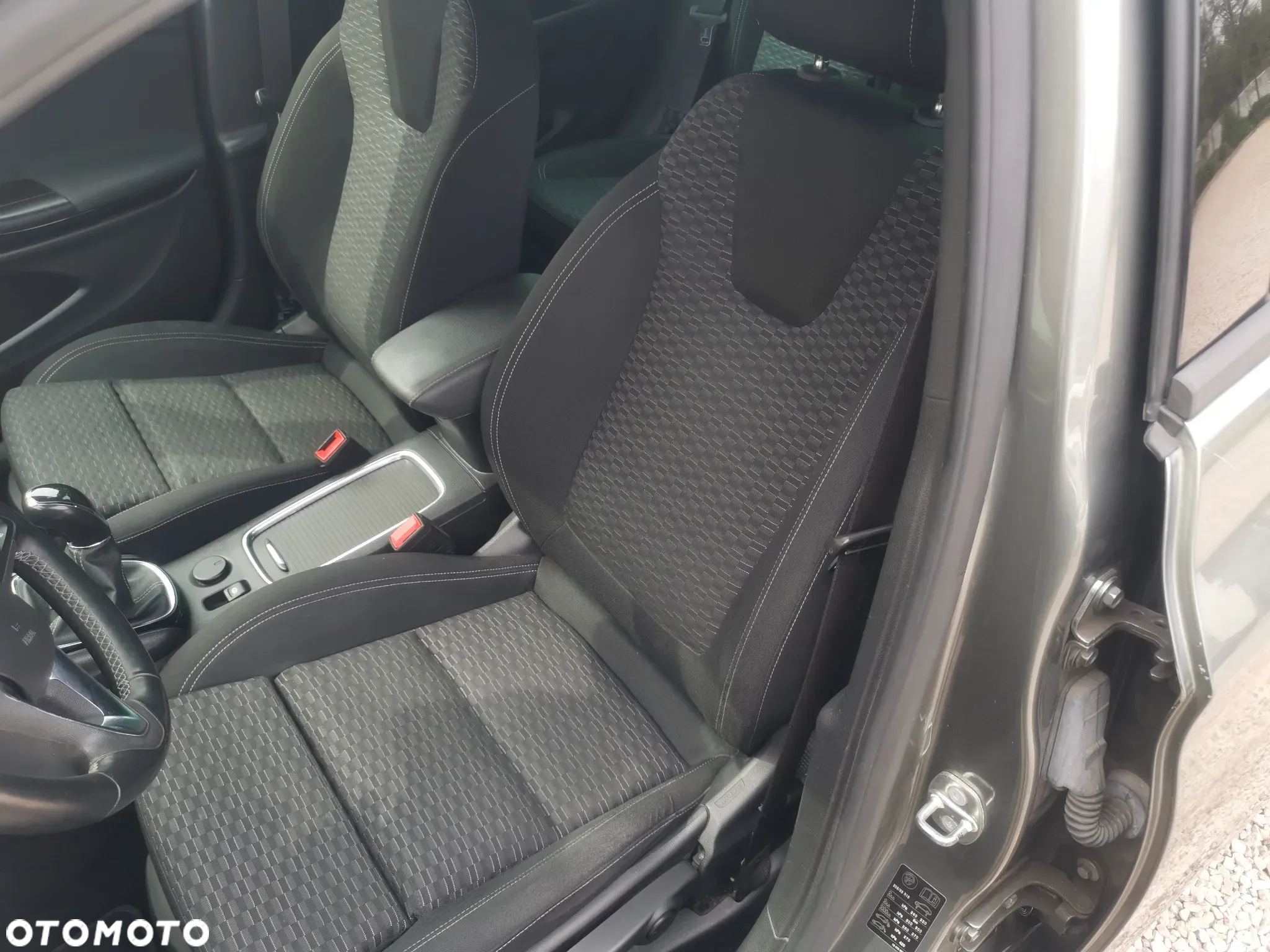 Opel Astra 1.6 D (CDTI) Start/Stop Dynamic - 9
