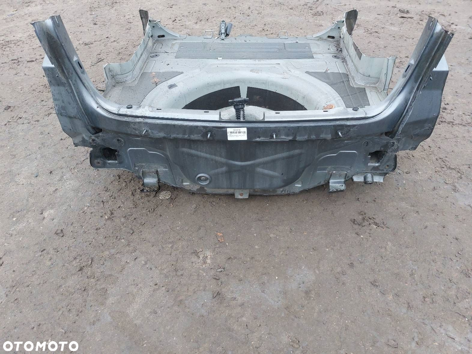 WANNA BAGAŻNIKA PAS TYLNY VW JETTA V SEDAN LD7X - 12