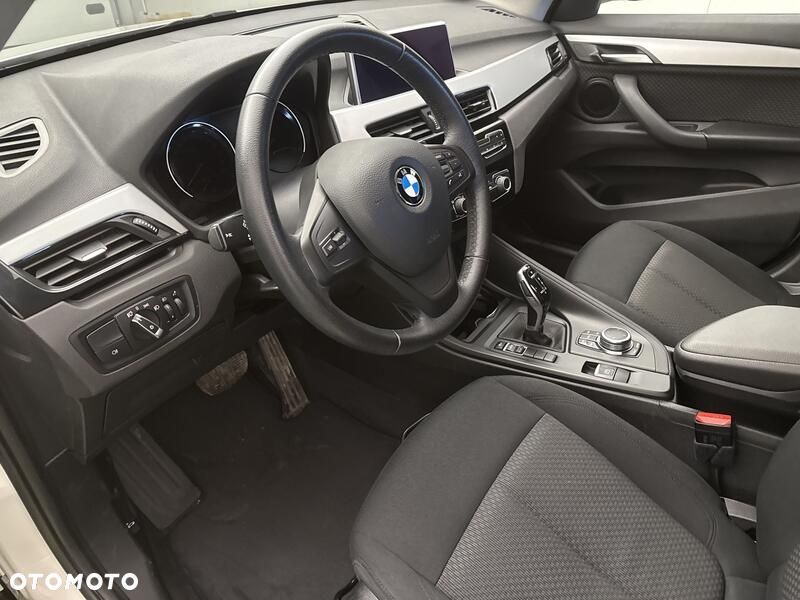 BMW X1 sDrive18i GPF - 10