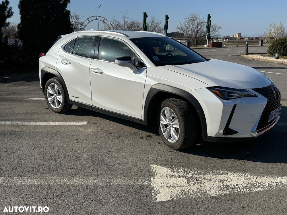 Lexus UX 250h Business Edition - 10
