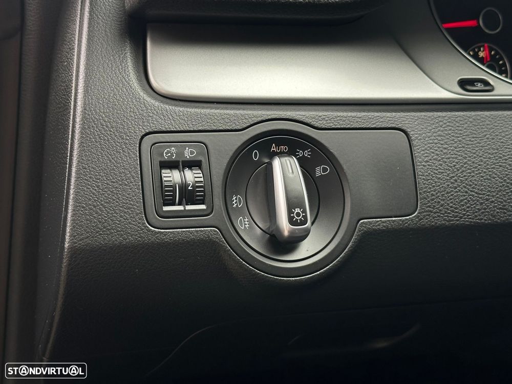 VW Passat CC 2.0 TDi BlueMotion - 14