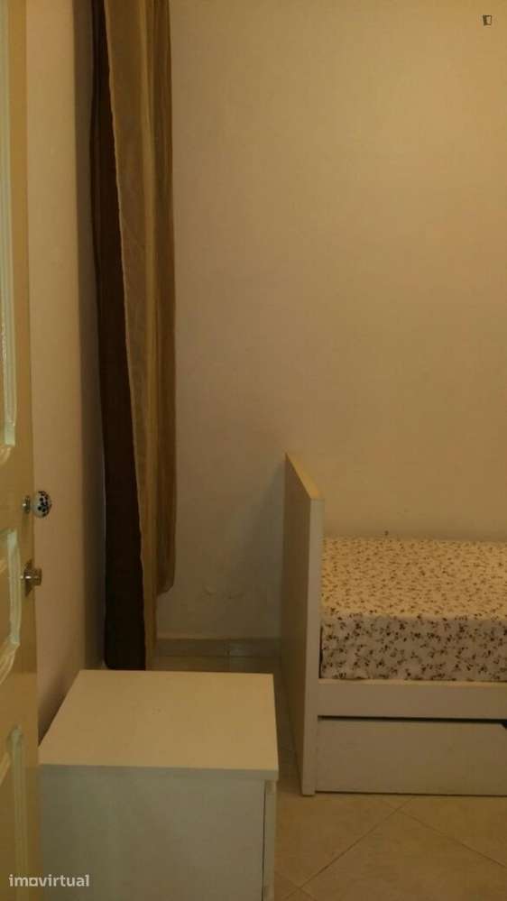 Quarto - localizado em Alameda Lisbon - Grande imagem: 5/14