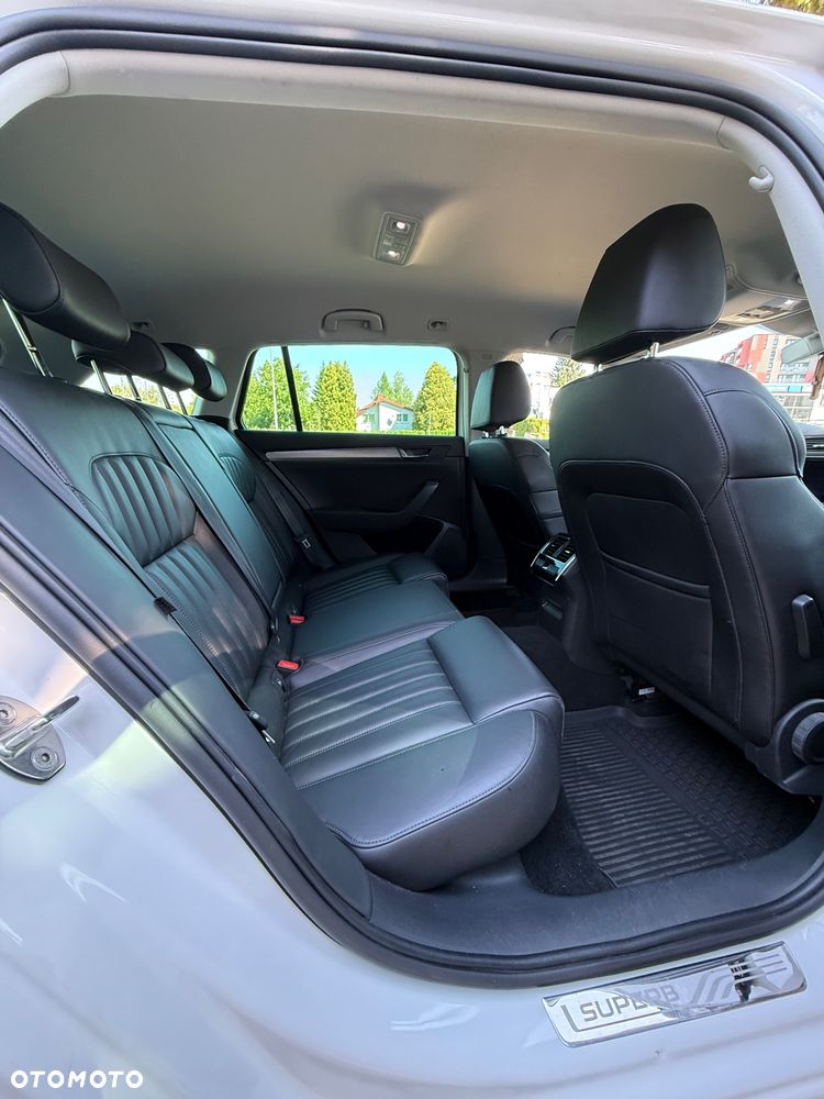 Skoda Superb 2.0 TDI DSG Premium Edition - 20