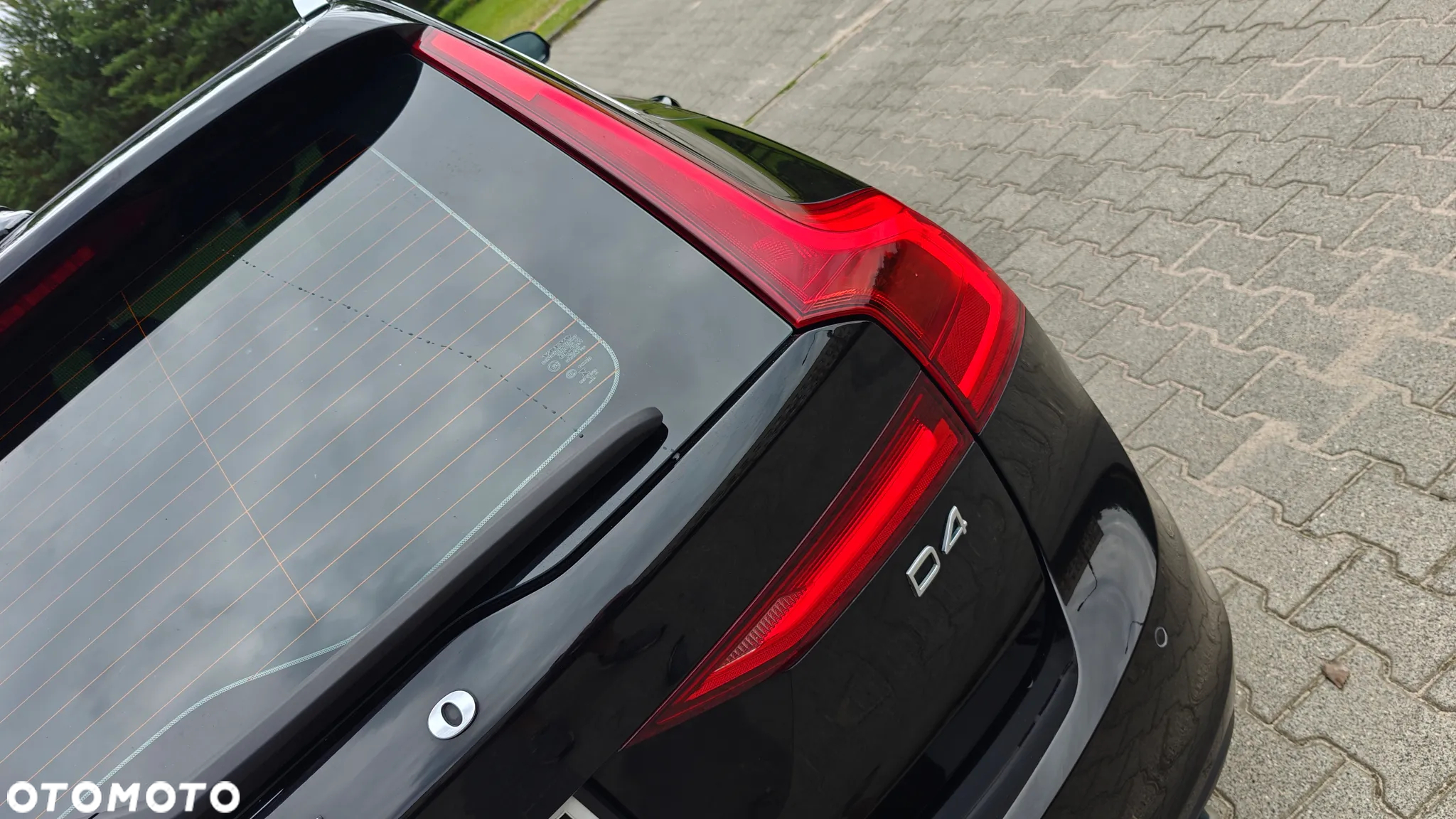 Volvo V90 D4 Momentum Pro - 9