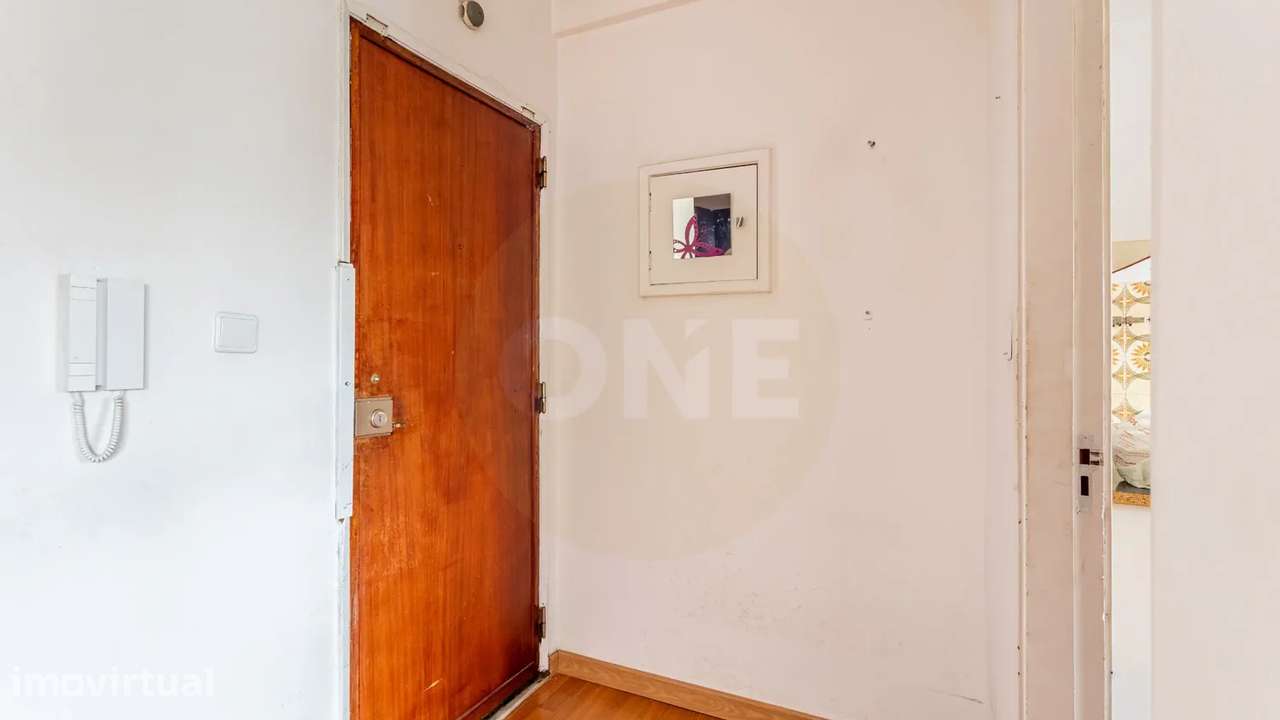 Apartamento T3 em Sto António dos Cavaleiros - Grande imagem: 4/23