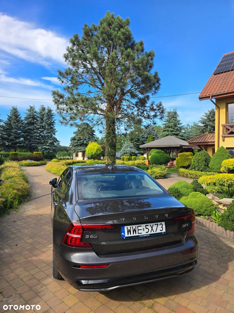 Volvo S60 B5 B AWD Plus Dark - 4