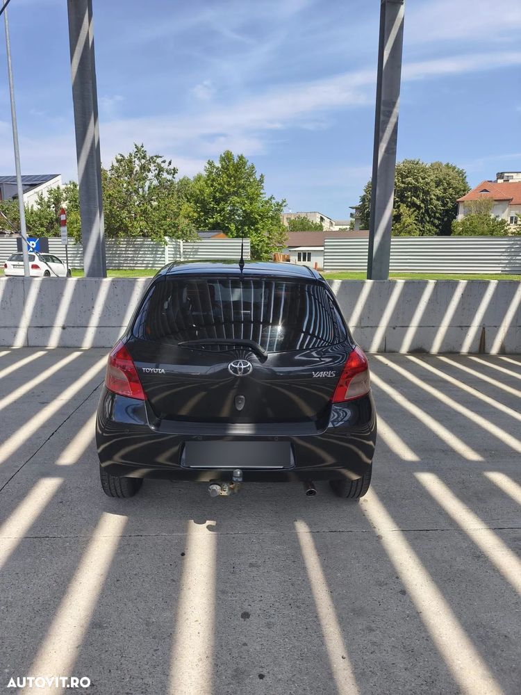 Toyota Yaris 1.3 Aut Sol - 8