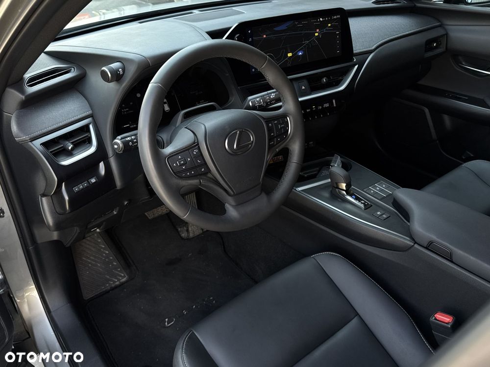Lexus UX 300h F Sport Design - 11