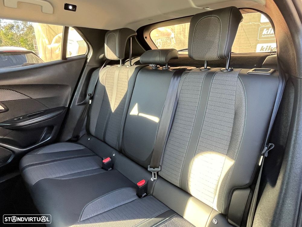 Peugeot 2008 1.5 BlueHDi Allure EAT8 - 44