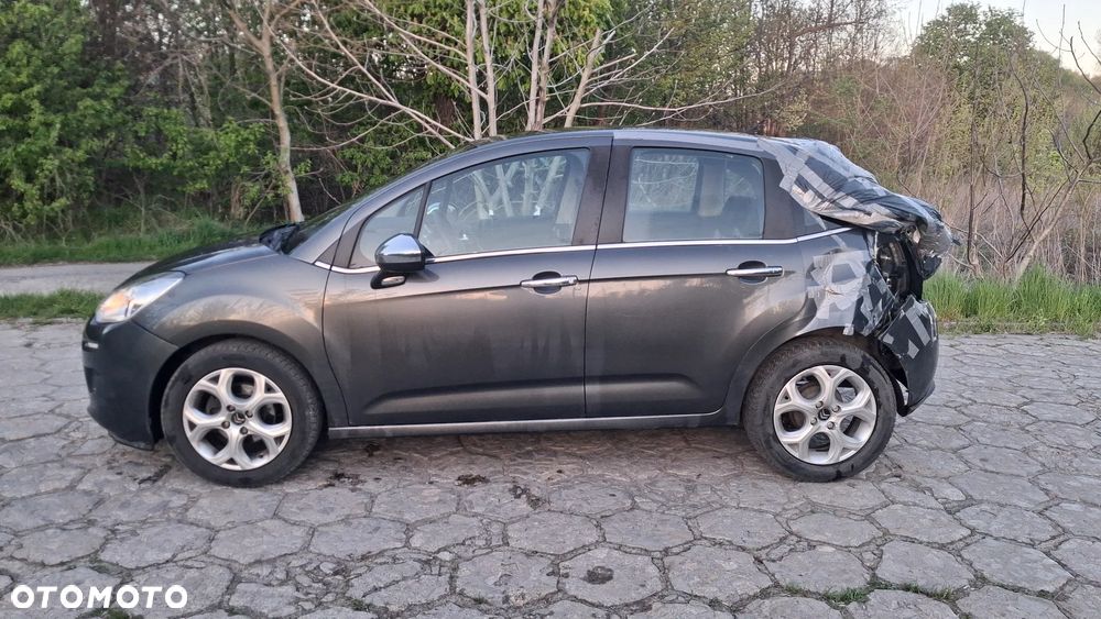 a części CITROEN C3 II (SC)(A51) SILNIK 1.2 i VTi 82 KM kod silnika HMZ lakier KTP skrzynia maska zderzak drzwi klapa szyba fotel kanapa lusterko lampa deska GWARANCJA !!! Przód Tył Zestaw Komplet Drzwi Klapa Zderzak Błotnik Maska Grill Atrapa Szyba Pas Lampa Lusterko Boczki Fotel Kanapa Kokpit Deska Rozdzielcza Przełącznik Włącznik Sterownik Przewody Wiązka Instalacja Moduł Komputer Czujnik Listwa Pompa Alternator Wtryski Głowica Rozrusznik Kompresor Sprzęgło Dwumas Silnik  Skrzynia ABS Klimatyzacji Paliwa Wspomagania Kolektor Turbina Przepustnica Zawór Chłodnica Koło Hak Belka Sanki Zawieszenie Mcpherson Półoś Amortyzator Wydech Tłumik Zacisk Most - 7