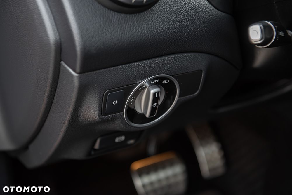 Mercedes-Benz CLA 200 7G-DCT AMG Line - 14