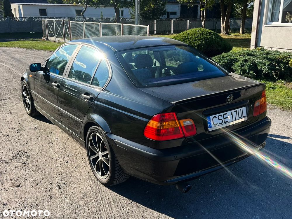 BMW Seria 3 318i - 4
