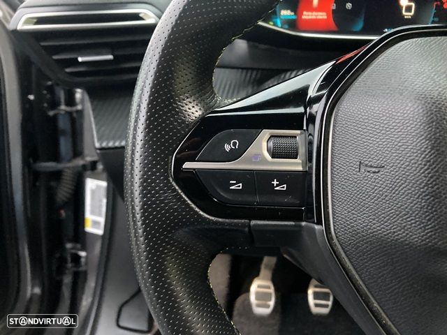 Peugeot 2008 1.2 PureTech GT Line - 22