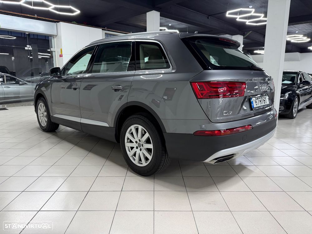Audi Q7 3.0 TDI quattro tiptronic 7L - 12