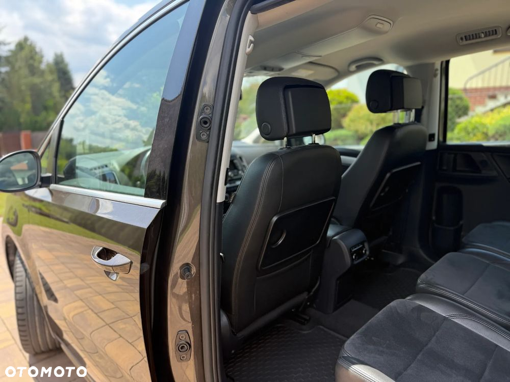 Volkswagen Sharan 2.0 TDI Highline DSG - 9
