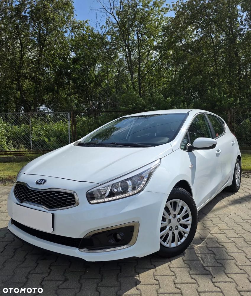 Kia Ceed 1.4 L Business Line Plus - 23