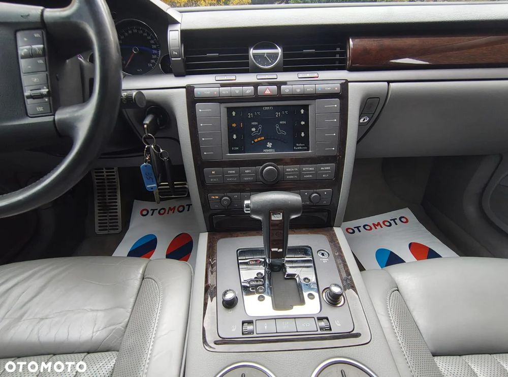 Volkswagen Phaeton - 12