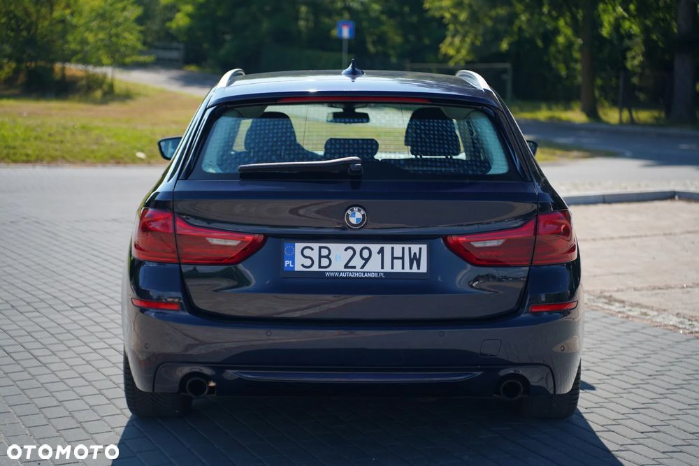 BMW Seria 5 520d Sport Line - 11