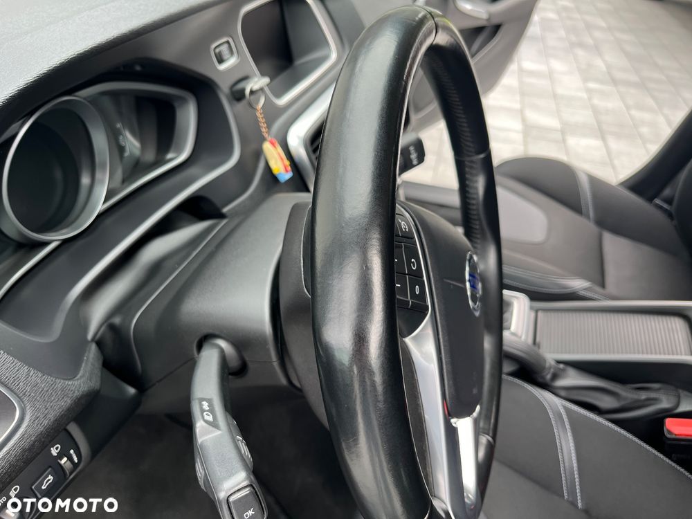 Volvo V40 - 16