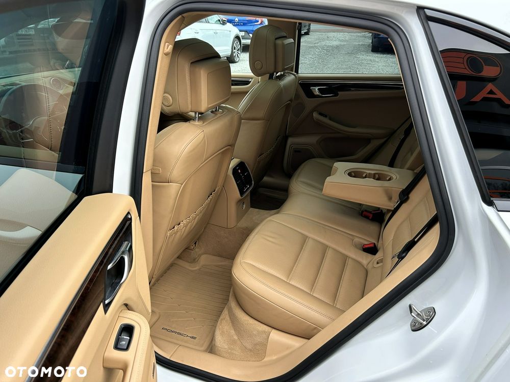 Porsche Macan S - 11