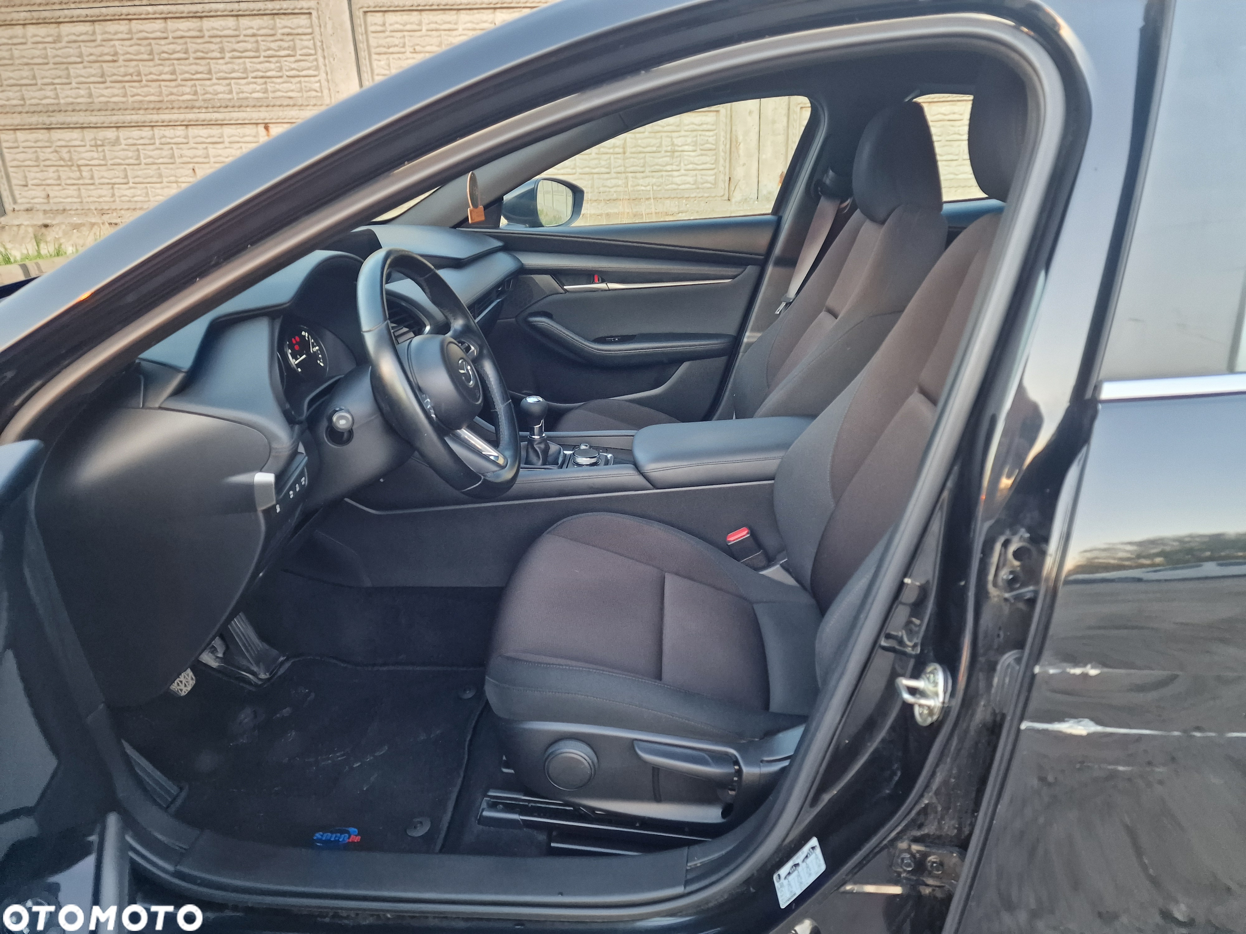 Mazda 3 e-SKYACTIV-G 2.0 M HYBRID - 10