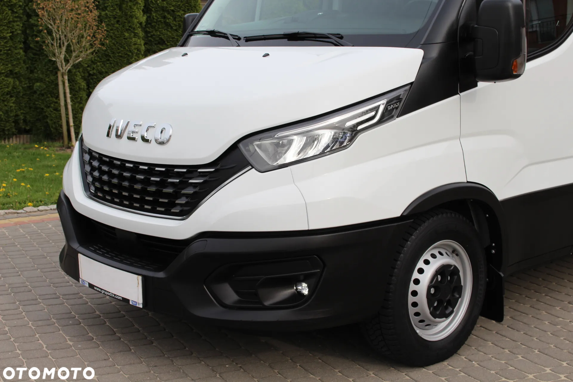 Iveco DAILY 35S18 / 3.0 180KM / AUTOMAT / POLSKI SALON / NISKI PRZEBIEG / SWIATŁA LED / DOKA / BRYGADÓWKA / JAK NOWY !!! - 11