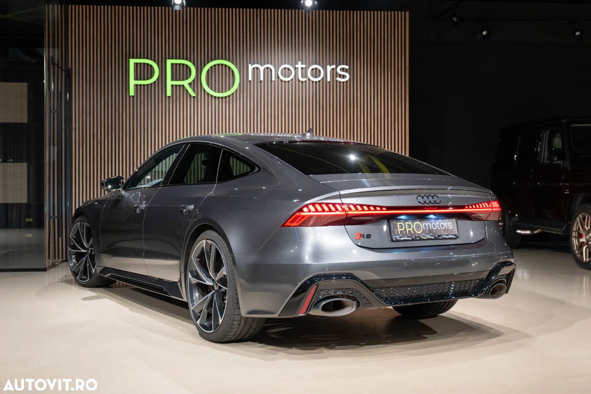 Audi RS7 4.0 TFSI quattro Tiptronic - 7