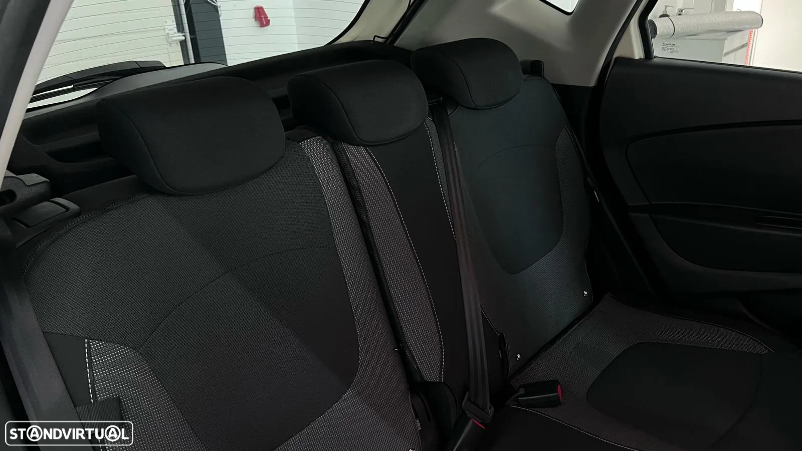 Renault Captur 1.2 TCe Exclusive - 27
