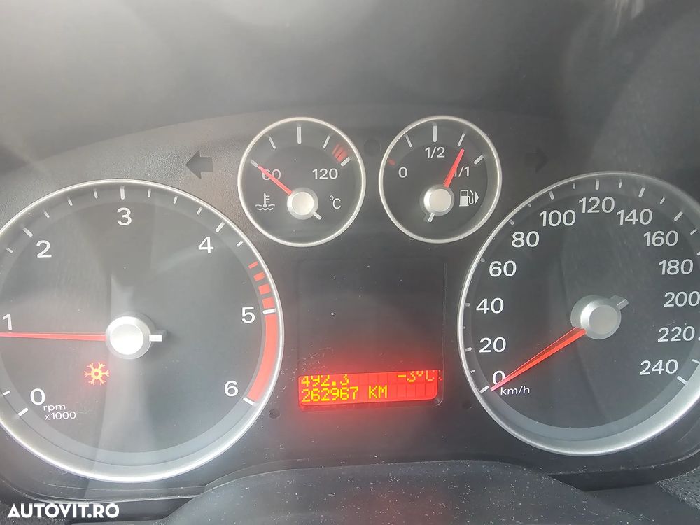 Ford Focus 1.6 TDCI Style - 13