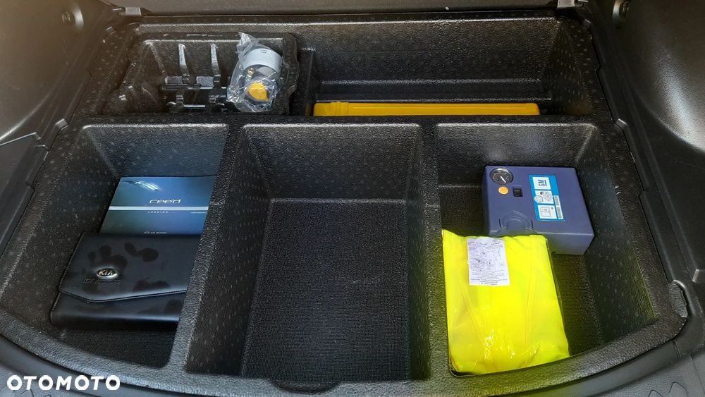 Kia Sportage 1.6 GDI 2WD ISG Dream-Team Edition - 17