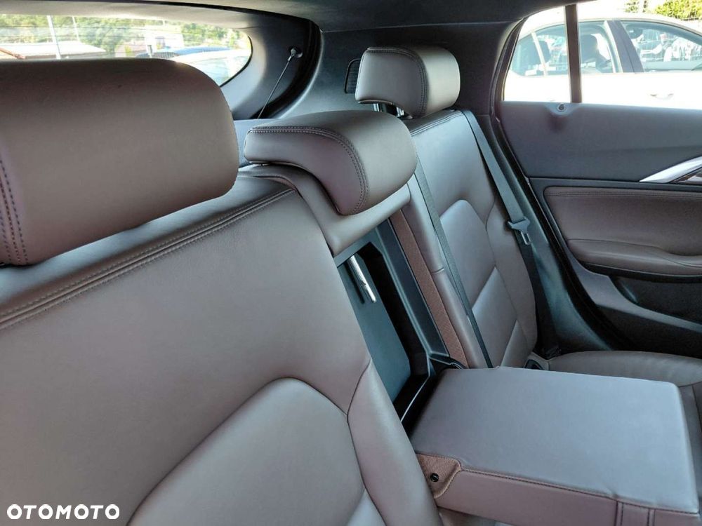 Infiniti Q30 - 18