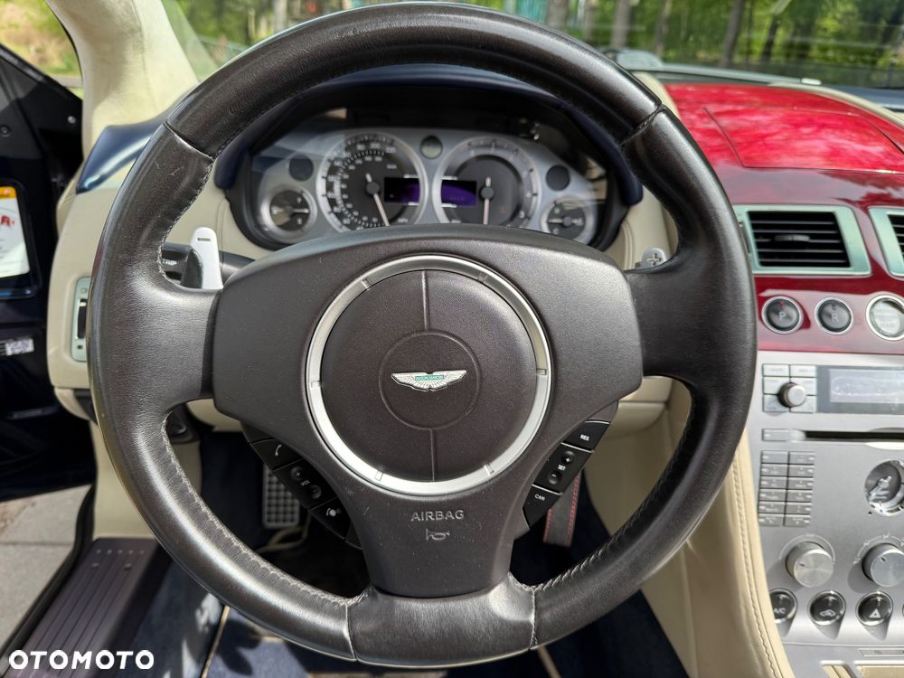 Aston Martin DB9 - 28