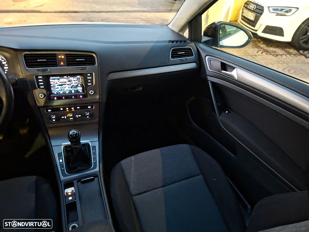 VW Golf 1.6 TDI BlueMotion Comfortline - 26