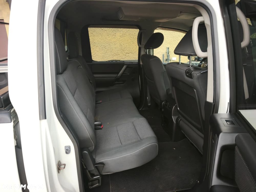 Nissan Titan 5.6 V8 SE Crew Cab - 12