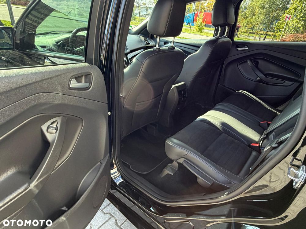 Ford Kuga 2.0 TDCi 4x4 ST-Line - 12