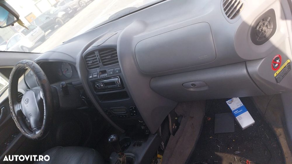 Dezmembrez Hyundai Santa Fe 2002, motor 2,0 CRDI - 10