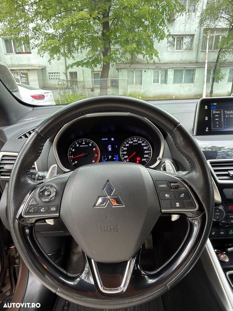 Mitsubishi Eclipse-Cross - 12