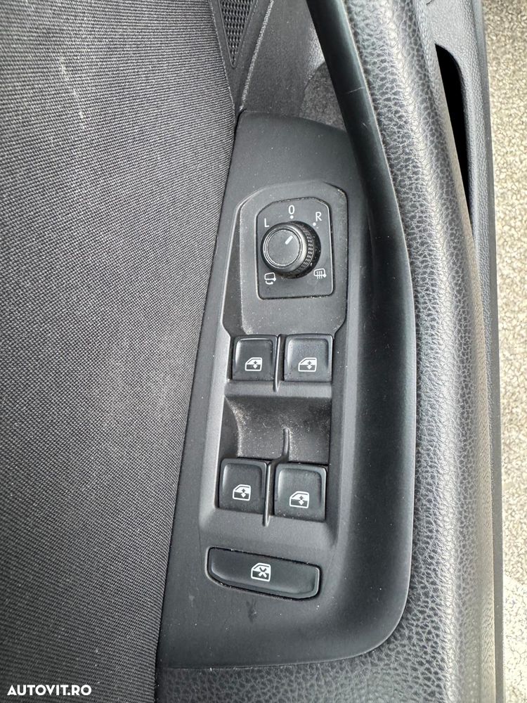 Volkswagen Passat 2.0 TDI SCR DSG Business - 14