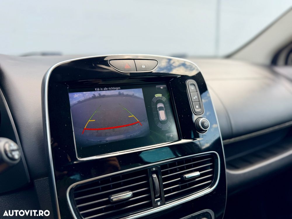 Renault Clio - 36